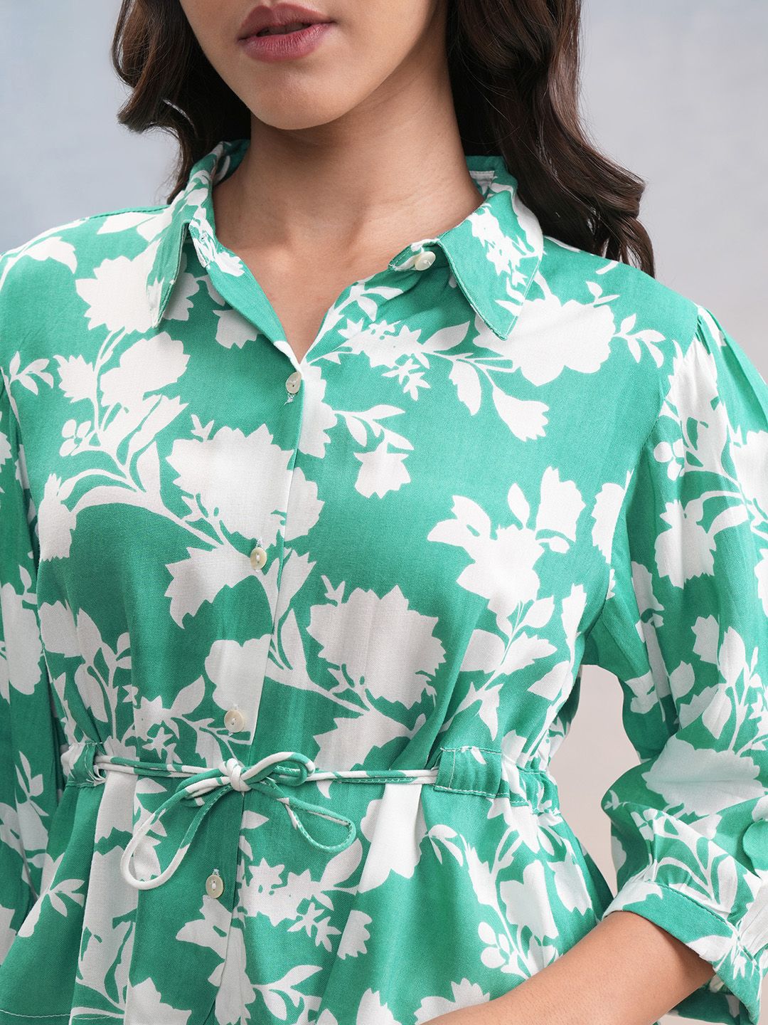 Vishudh Green & White Shirt Collar Printed Top & Skirt
