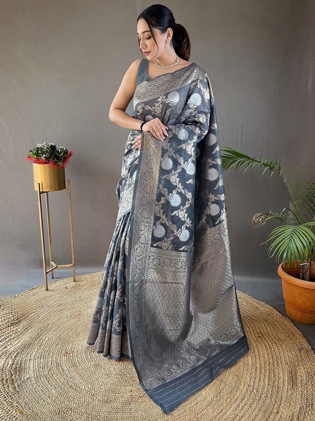 KALINI Floral Zari Silk Blend Designer Banarasi Saree
