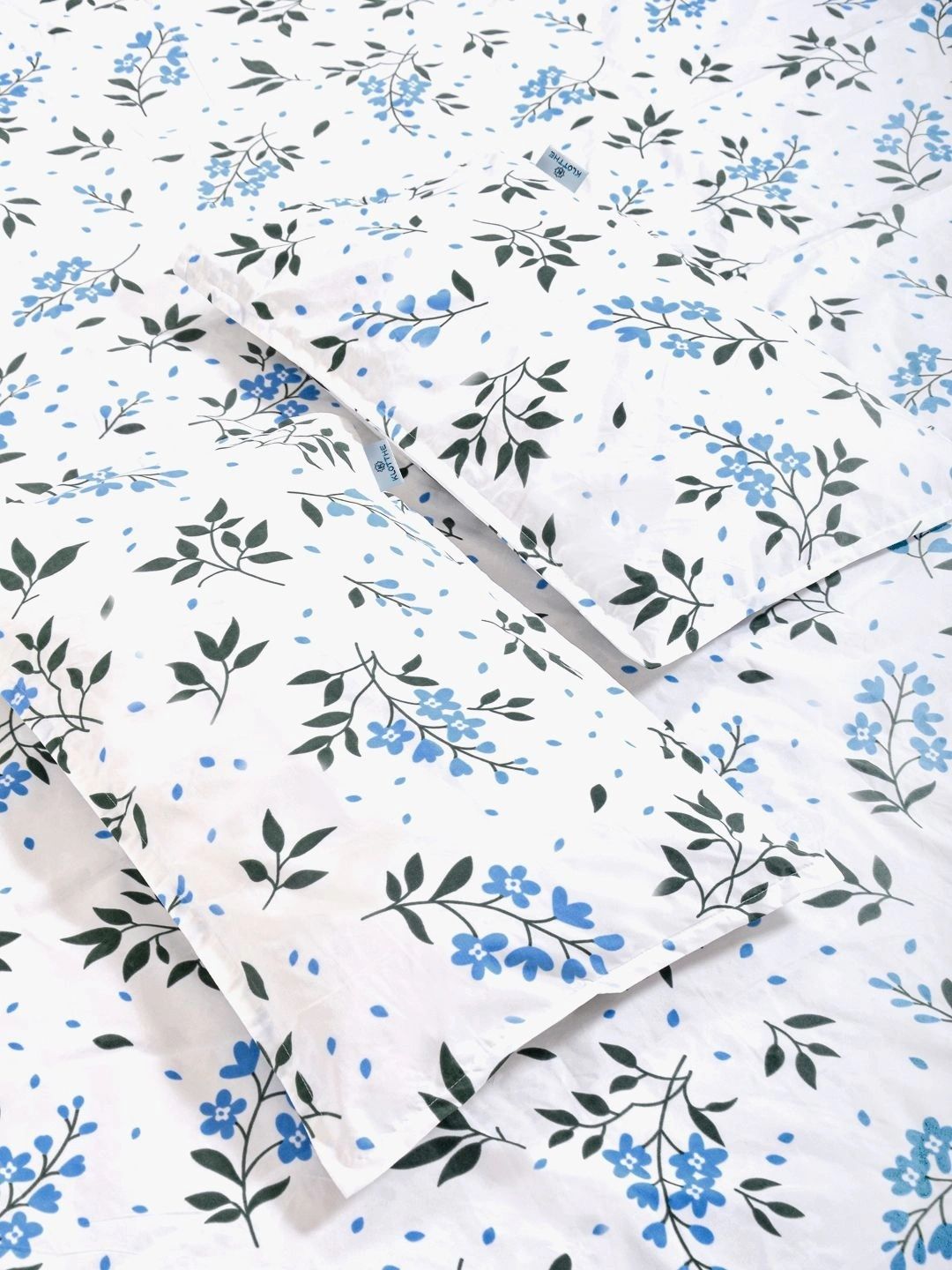 Myntra Elegant Homes White & Green Floral 300 TC King Double Bedsheet with 2 Pillow Covers