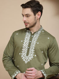 Jompers Men Geometric Embroidered Mirror Work Kurta