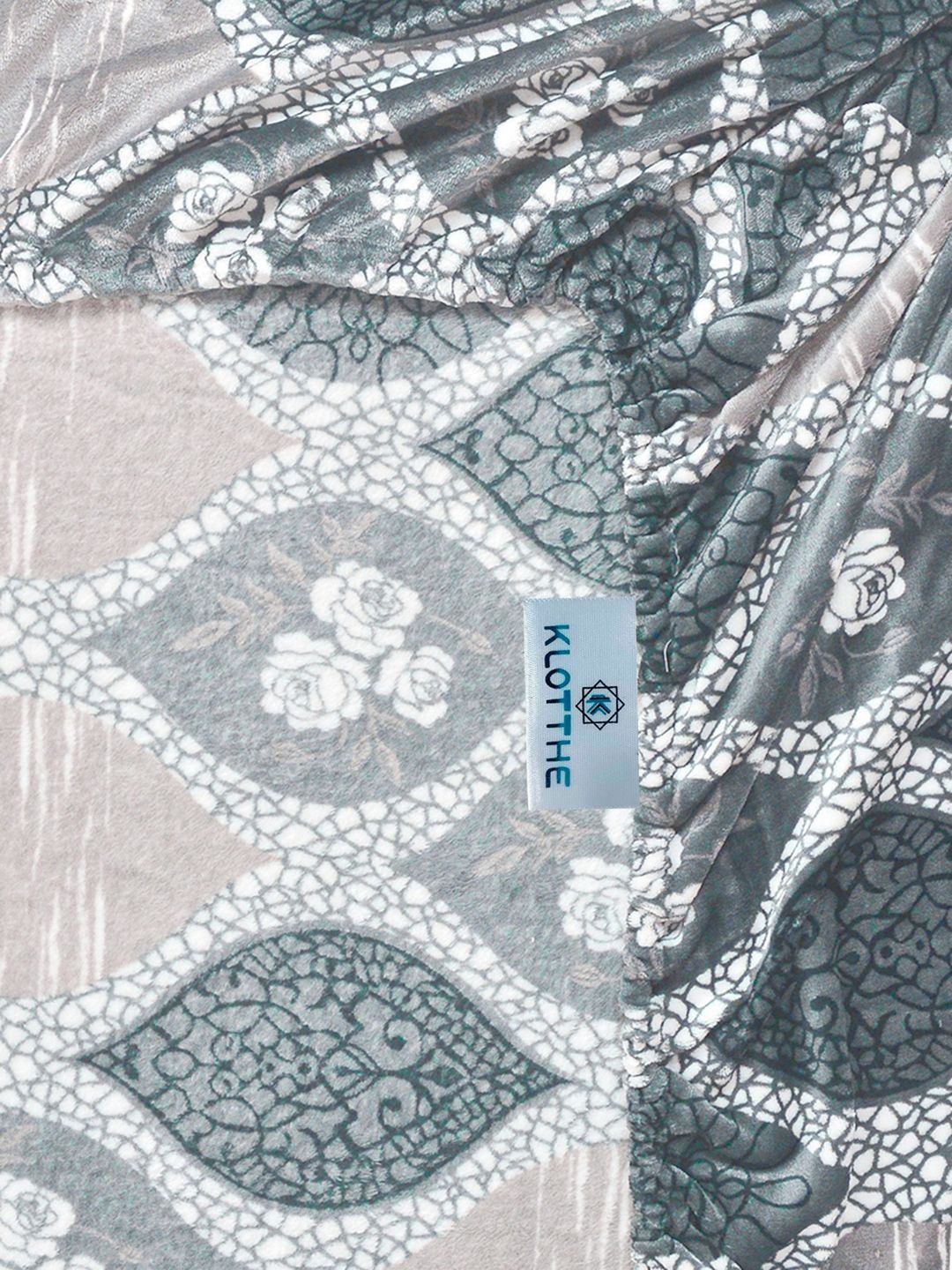 KLOTTHE Grey Geometric Printed Dilengkapi 300 TC Woolen Bedsheet King & 2 Sarung Bantal