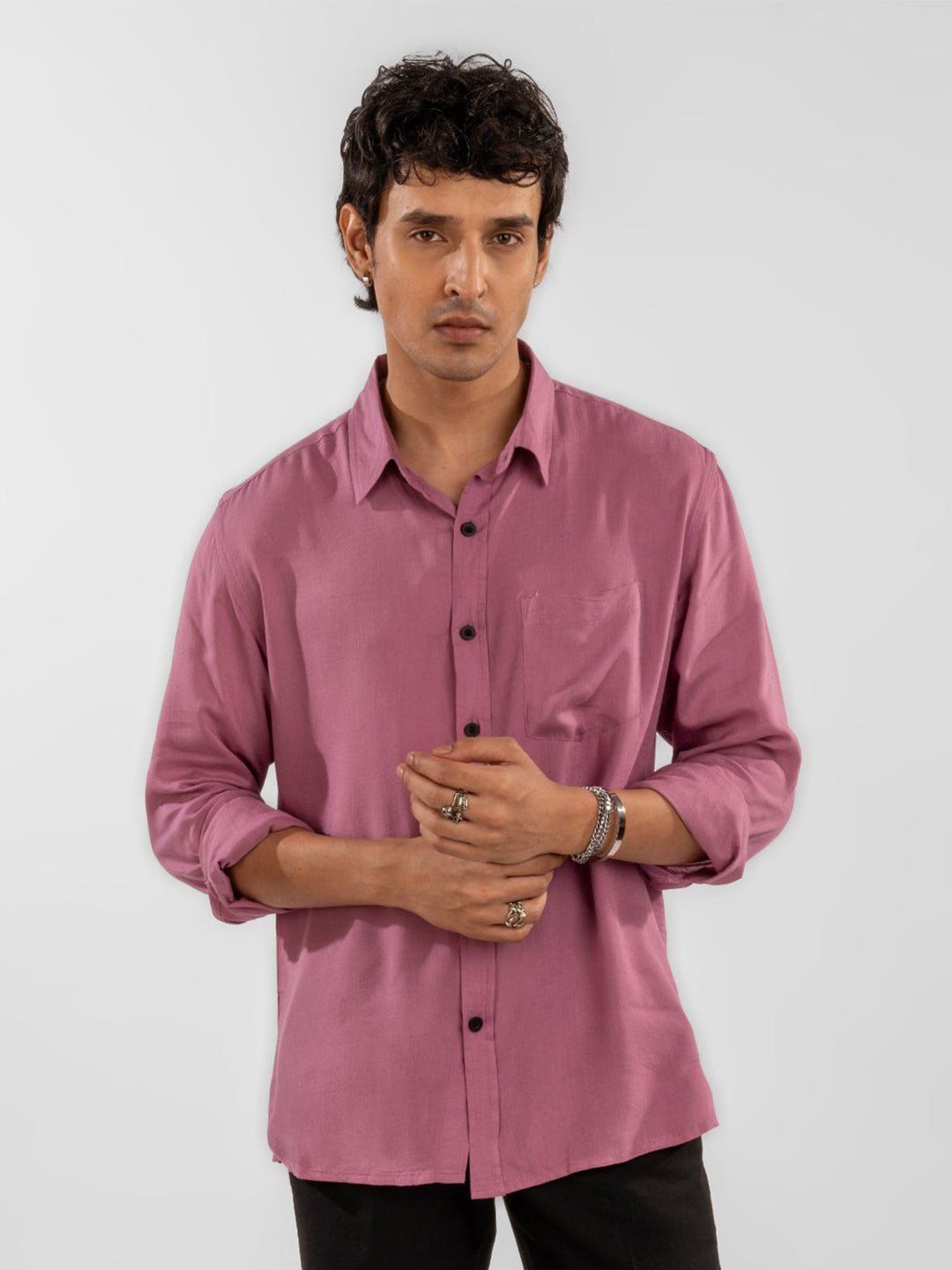 Eszett Lengan Panjang Spread Collar Baju Kasual Fit Biasa Legap