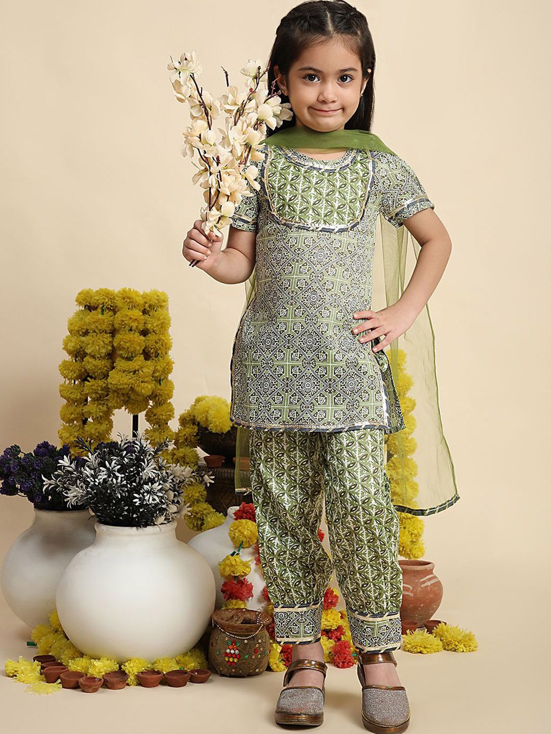 Cutiekins Girls Ethnic Motifs Printed Straight Kurta with Salwar & Dupatta