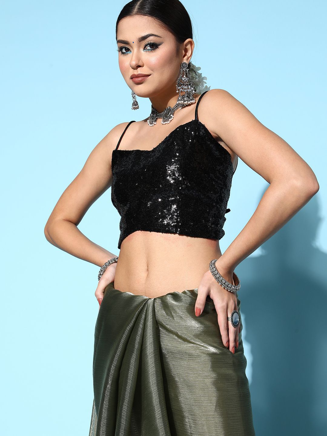 Saree mall Solid Embroidered Organza Saree