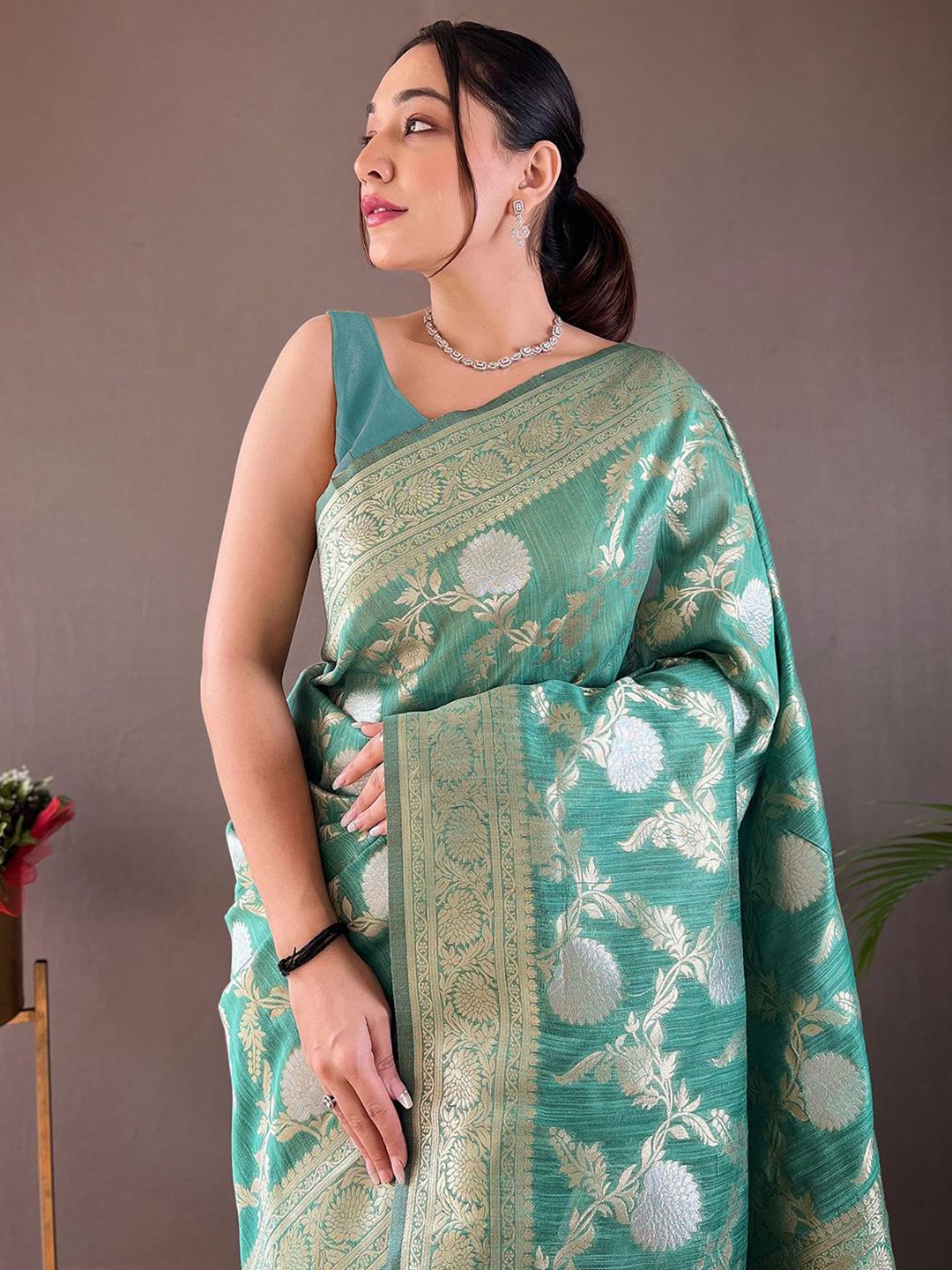 KALINI Floral Zari Silk Blend Banarasi Saree