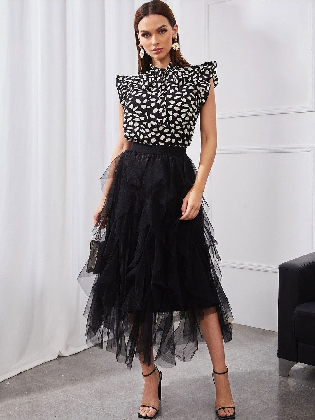 DressBerry Print Tie-Up Neck Top