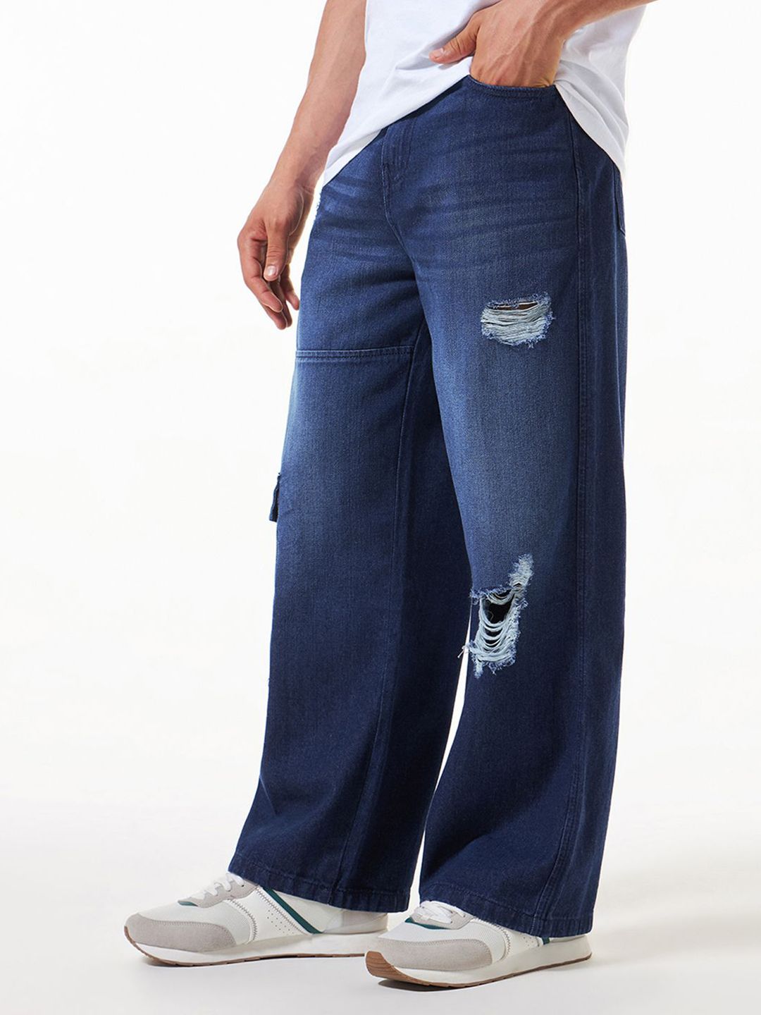 Bewakoof Men Wide Leg High-Rise Distressed Dark Jeans