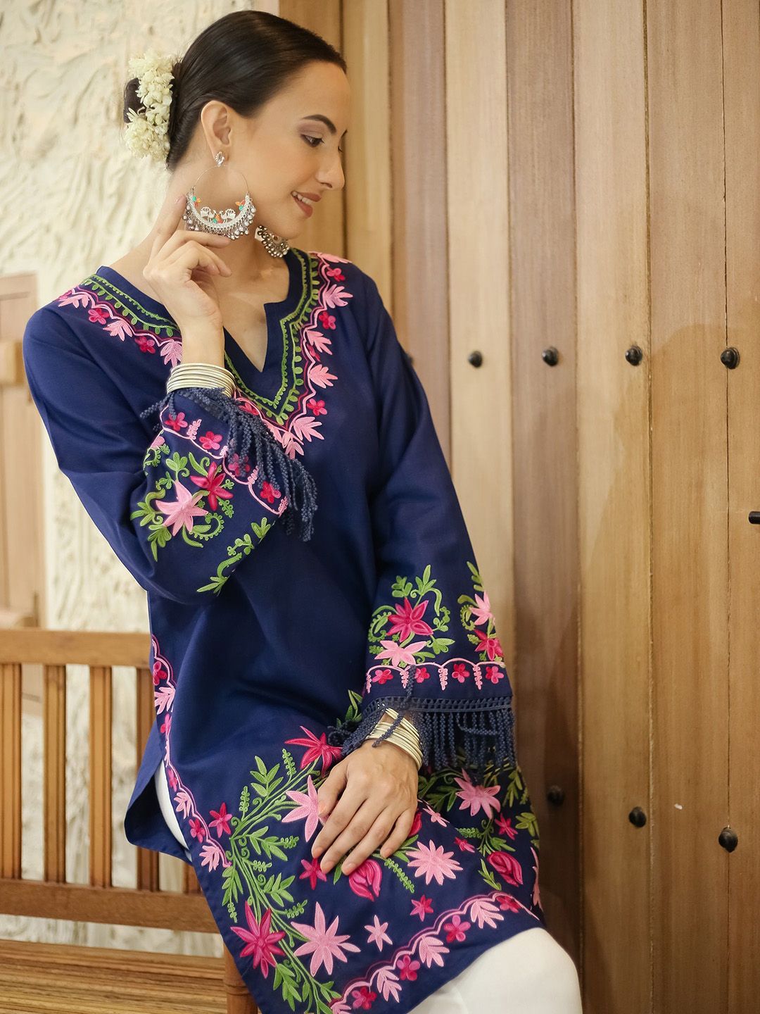 HOUSE OF KARI Falak Kashmiri Embroidered Flared Sleeves Thread Work Cotton Straight Kurta