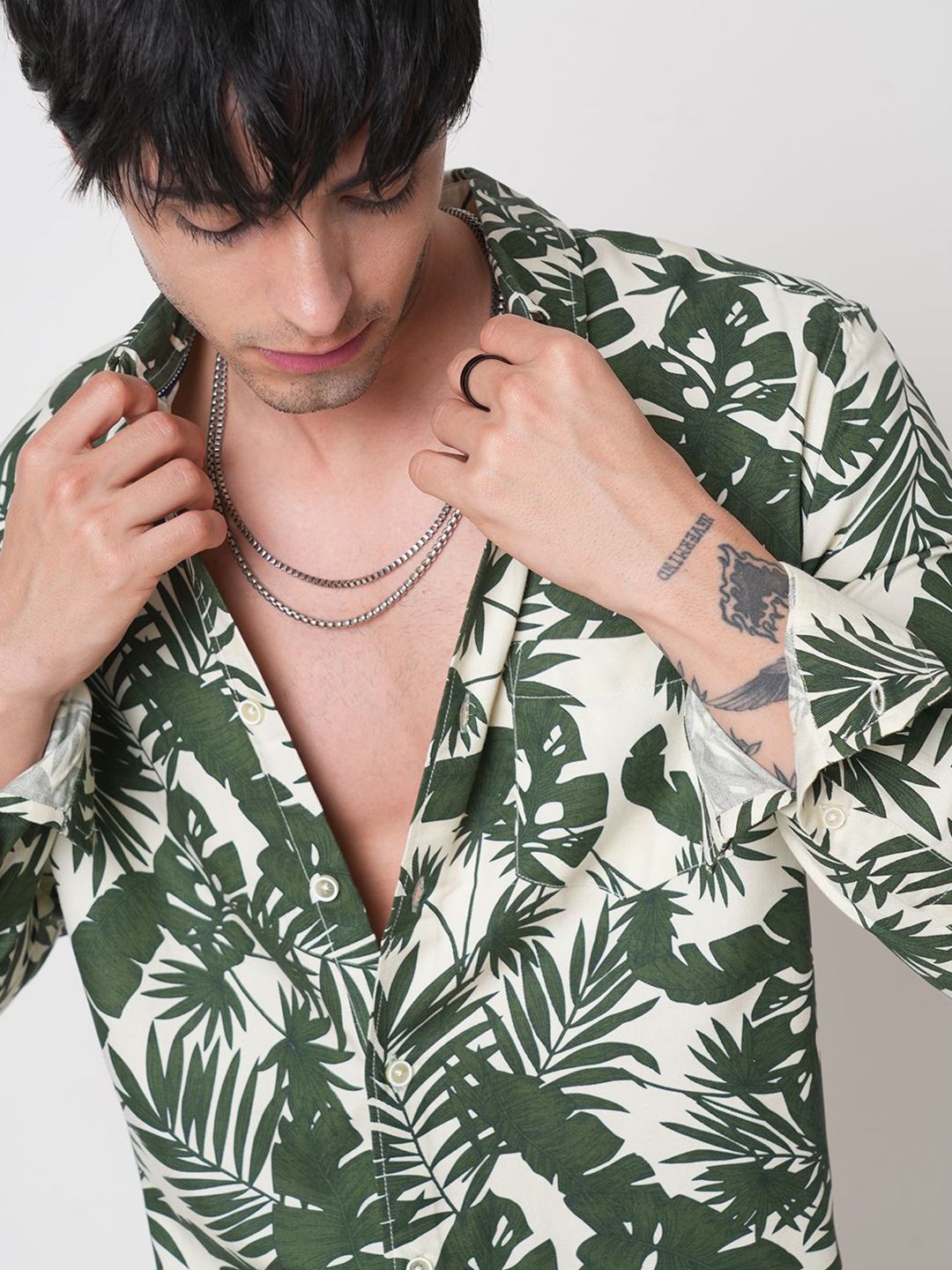 VASTRADO Men Classic Slim Fit Floral Opaque Printed Casual Shirt