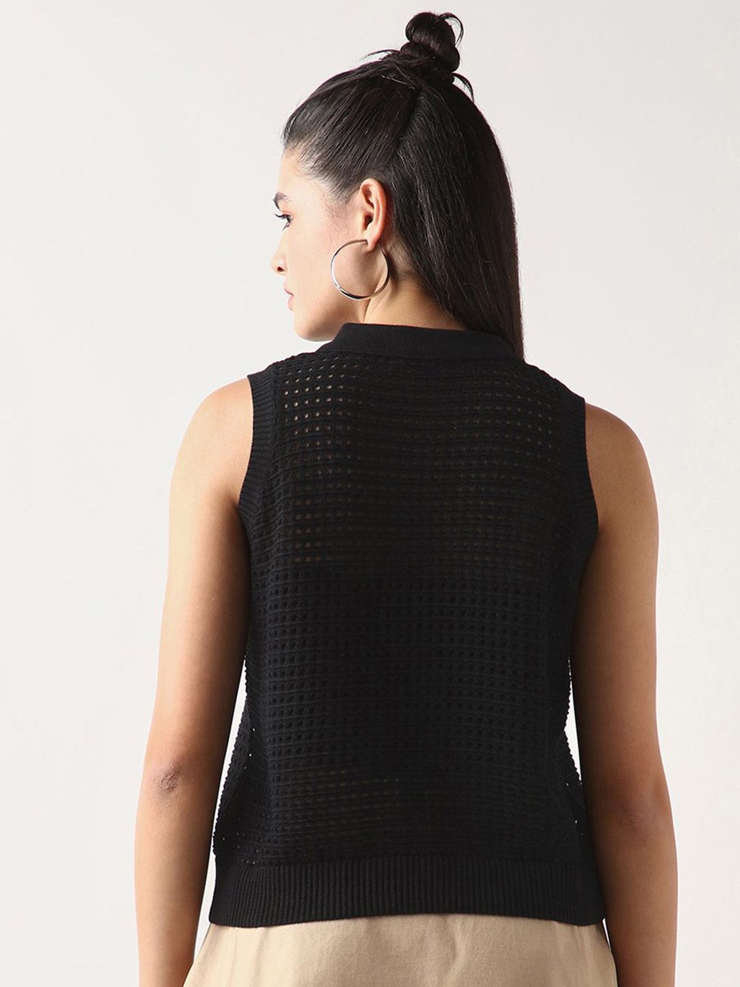 Bewakoof Women's Black Textured Short Top