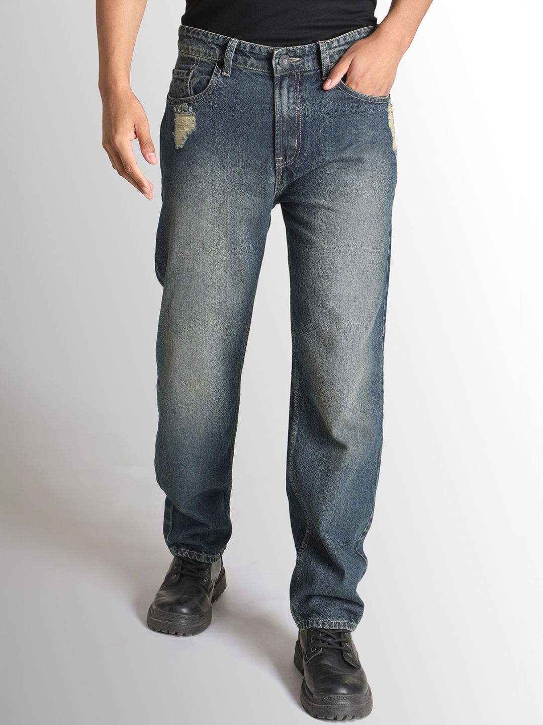 Bene Kleed Men Relaxed Fit Pocket Distress Tinted Jeans