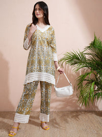 Vishudh Cream Printed V-Neck Three-Quarter Sleeves Pure Cotton Top With Trouser