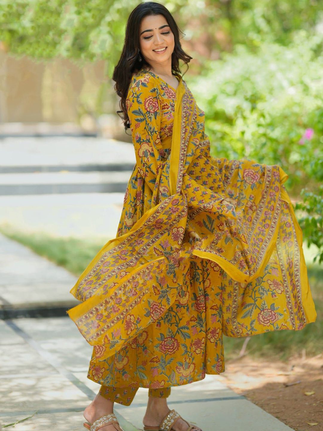 KALINI Women Floral Printed Regular Kurta with Trousers & With Dupatta