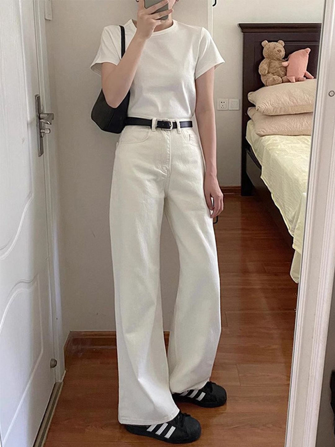 DressBerry Women Regular Fit Mid-Rise Jeans