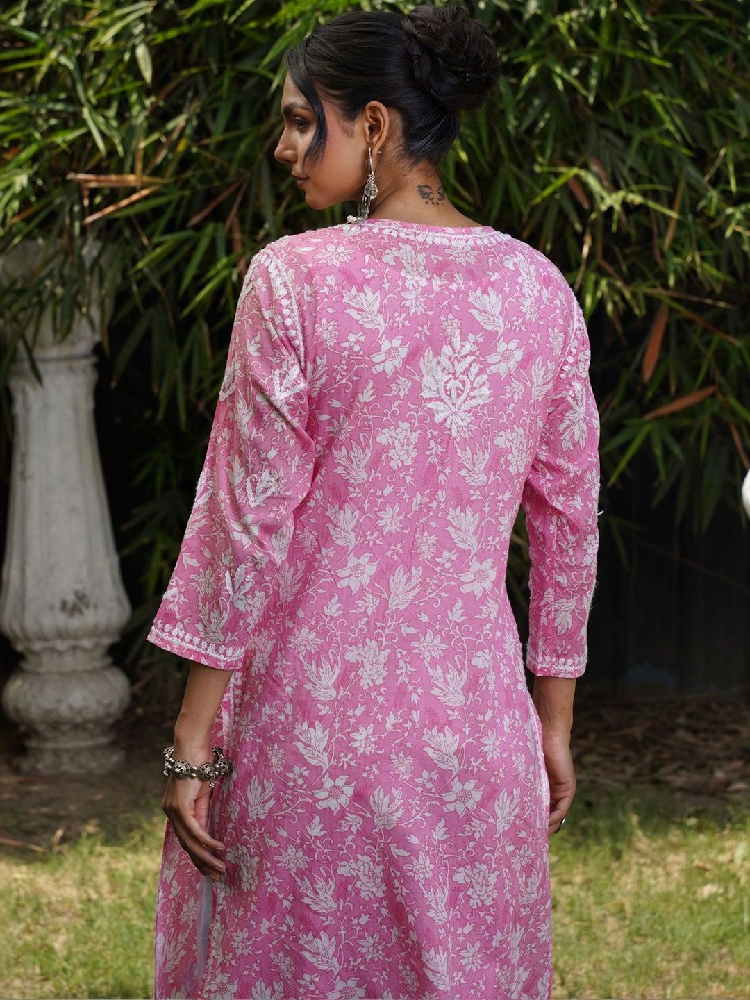 House of Chikankari Women Floral Embroidered Chikankari Kurta