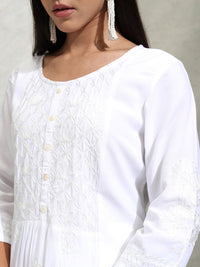 Vishudh White Floral Embroidered Thread Work Straight Kurta With Palazzos