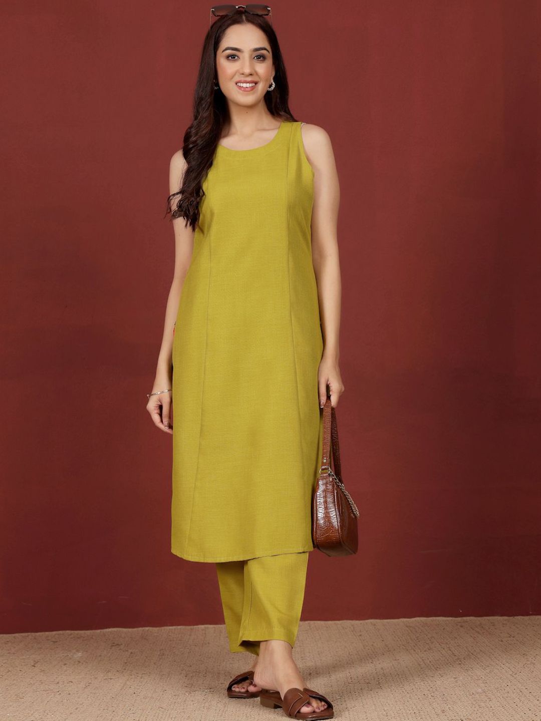 Varanga Round Neck Straight Kurta With Trousers