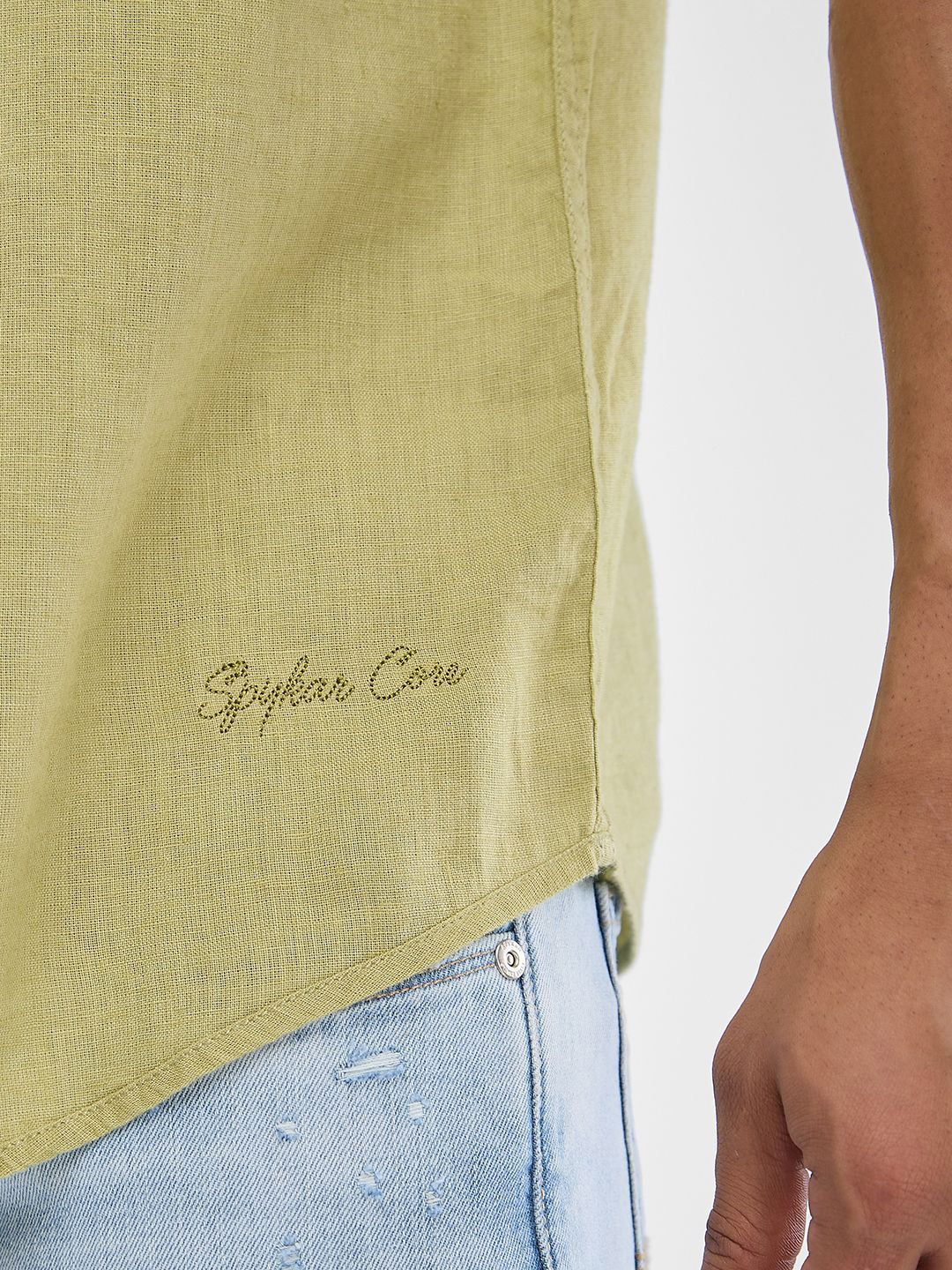 SPYKAR Men Solid Spread Collar Slim Fit Casual Shirt