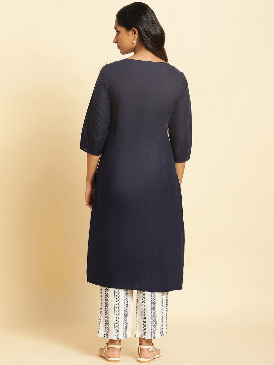 W Ethnic Motifs Yoke Design Thread Work Straight Kurta