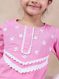 pspeaches Girls Floral Embroidered Round Neck Straight Kurta With Trousers & Dupatta