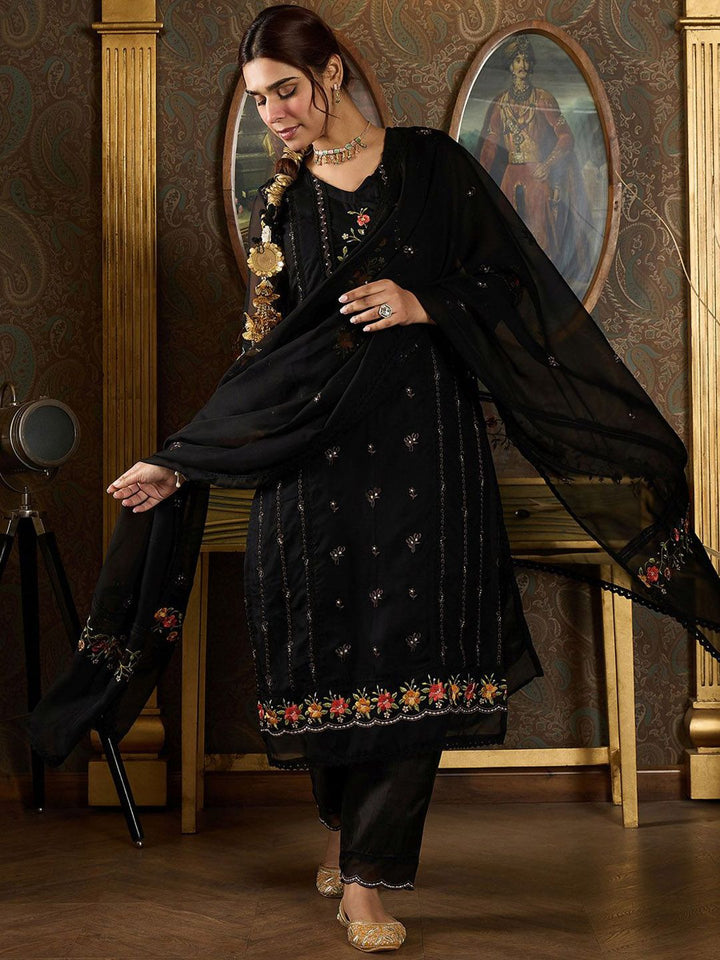 Indo Era Floral Embroidered Sequinned Panelled Organza Kurta With Trousers & Dupatta