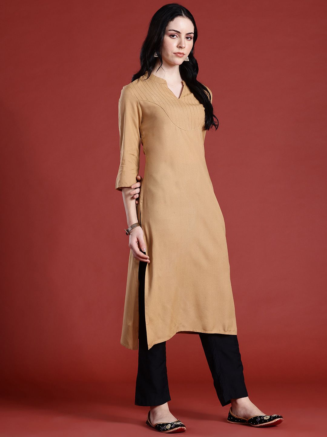 Anouk Yoke Design Thread Work Kurta