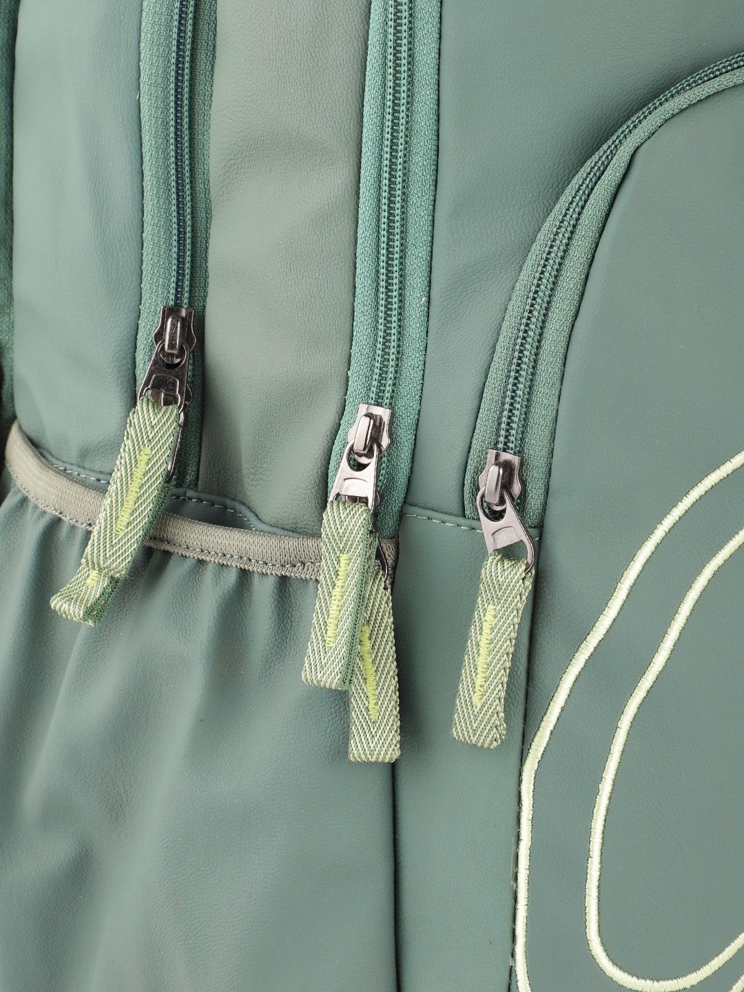 Gear Unisex Brand Logo Embroidered Laptop Backpack 27L