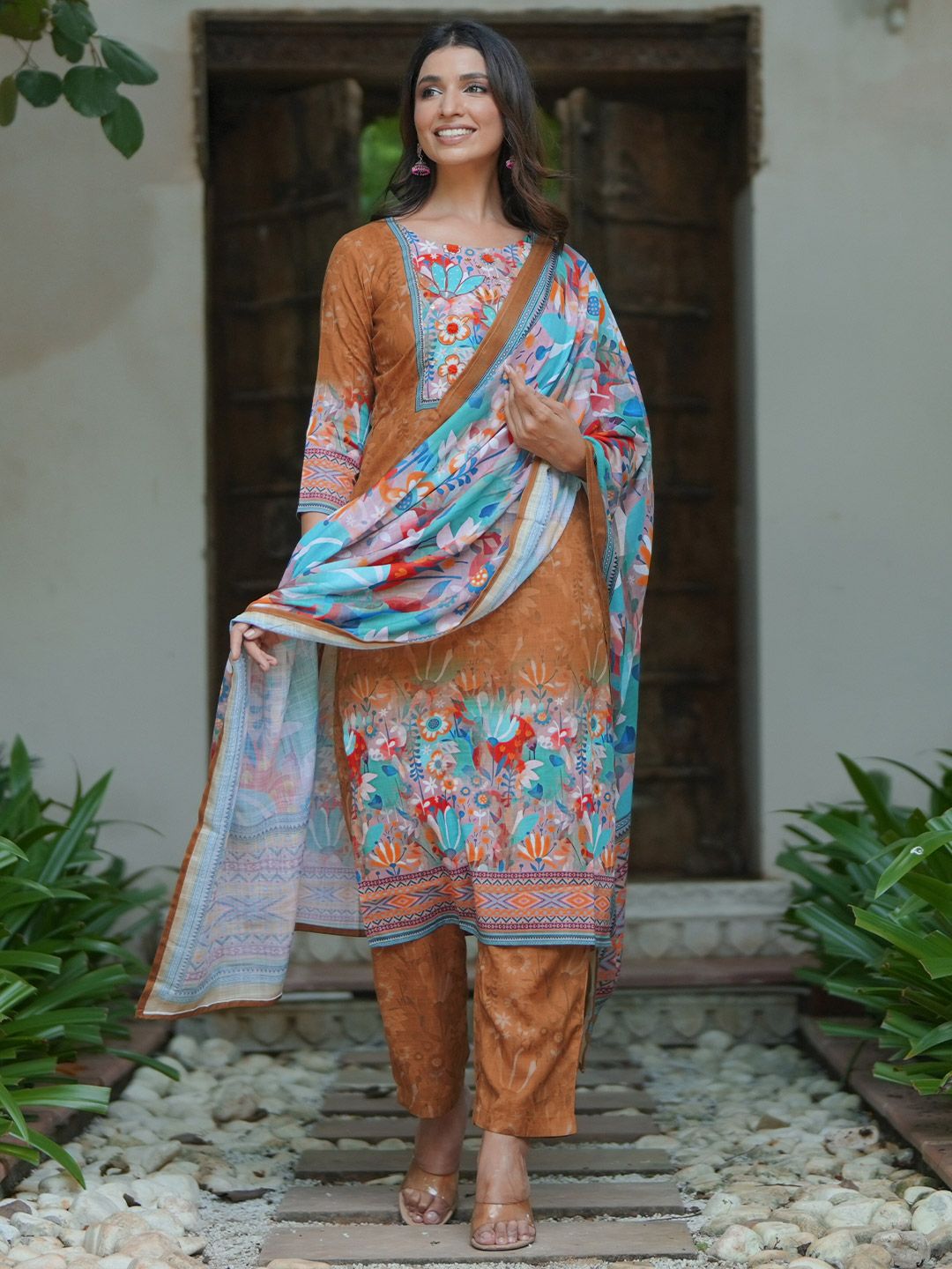 Libas Floral Printed Regular Sequinned Linen Straight Kurta with Trousers & Dupatta