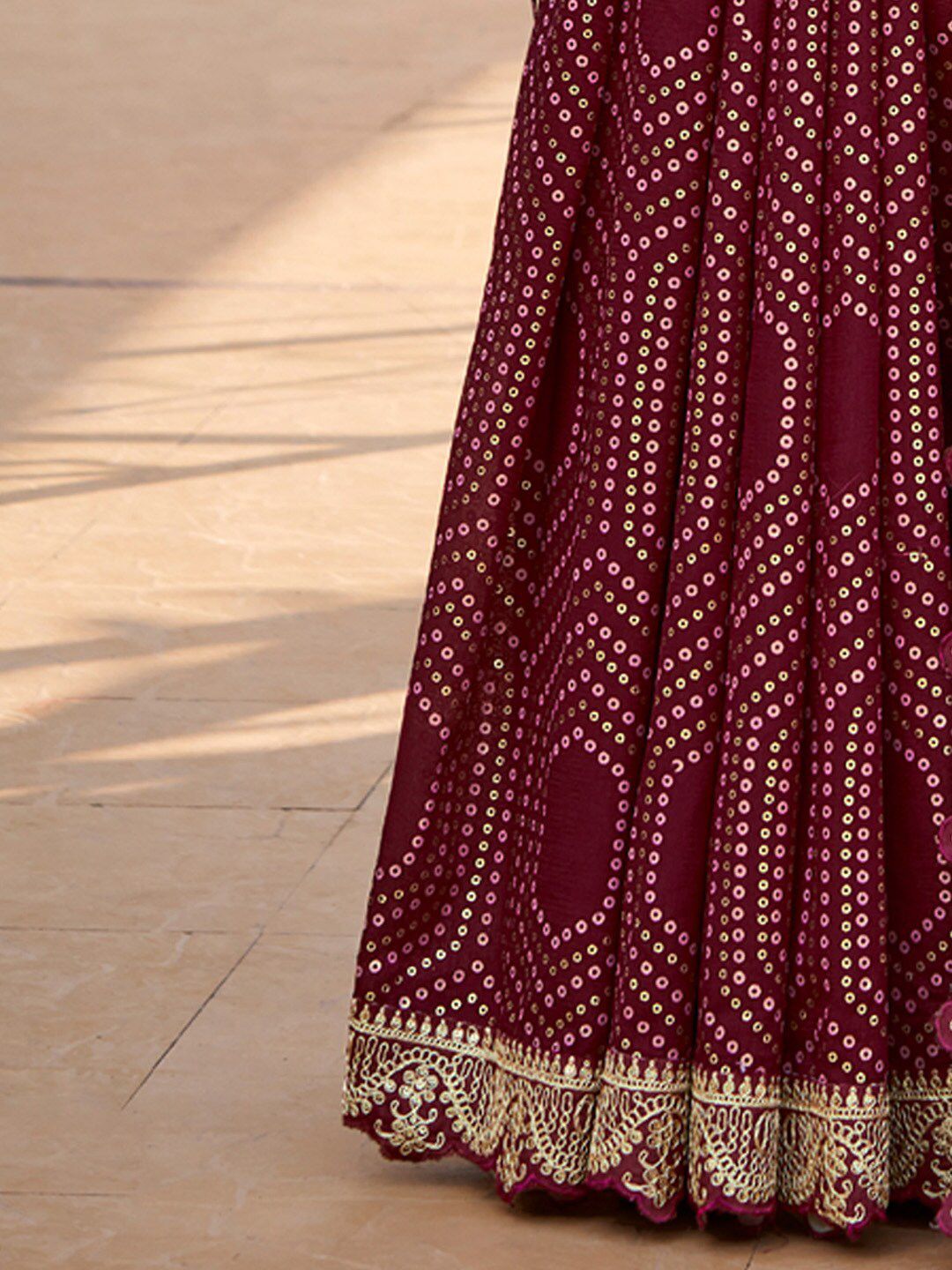 Saree mall Bandhani Sequinned Saree