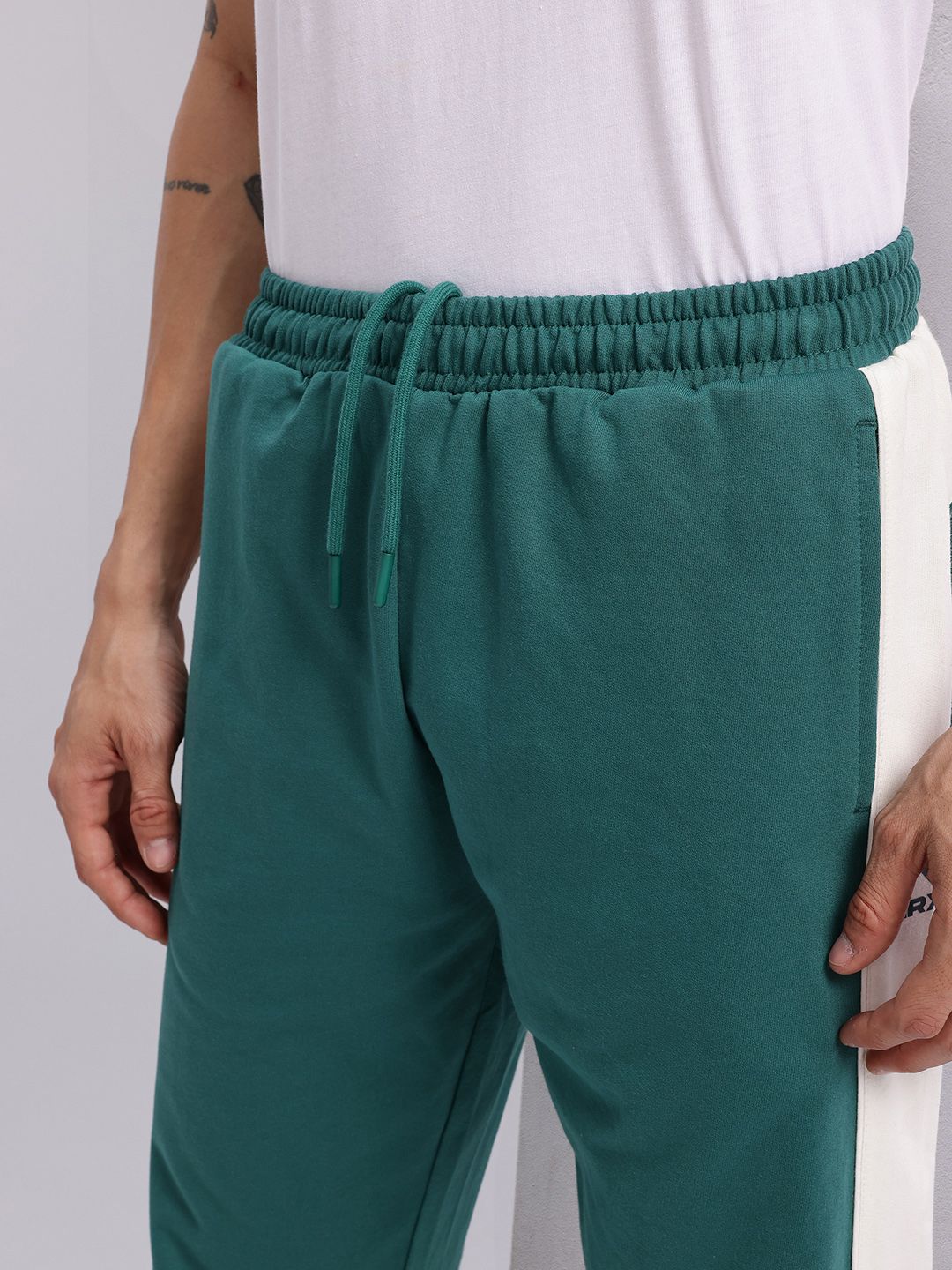 HRX by Hrithik Roshan Men Contrast Side Panel Lifestyle Track Pants