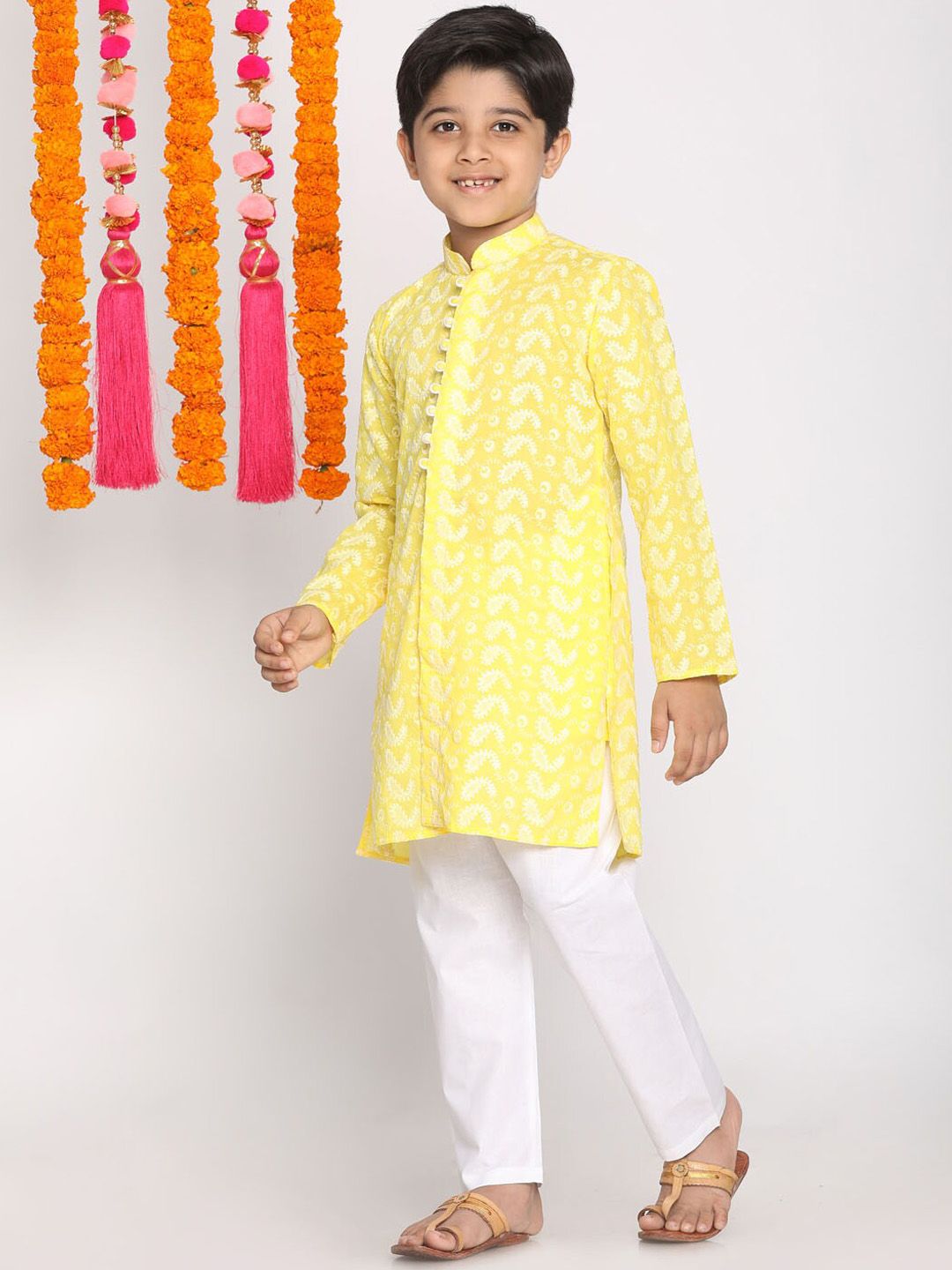 VASTRAMAY Boys Yellow Paisley Embroidered Pure Cotton Kurta with Pyjamas