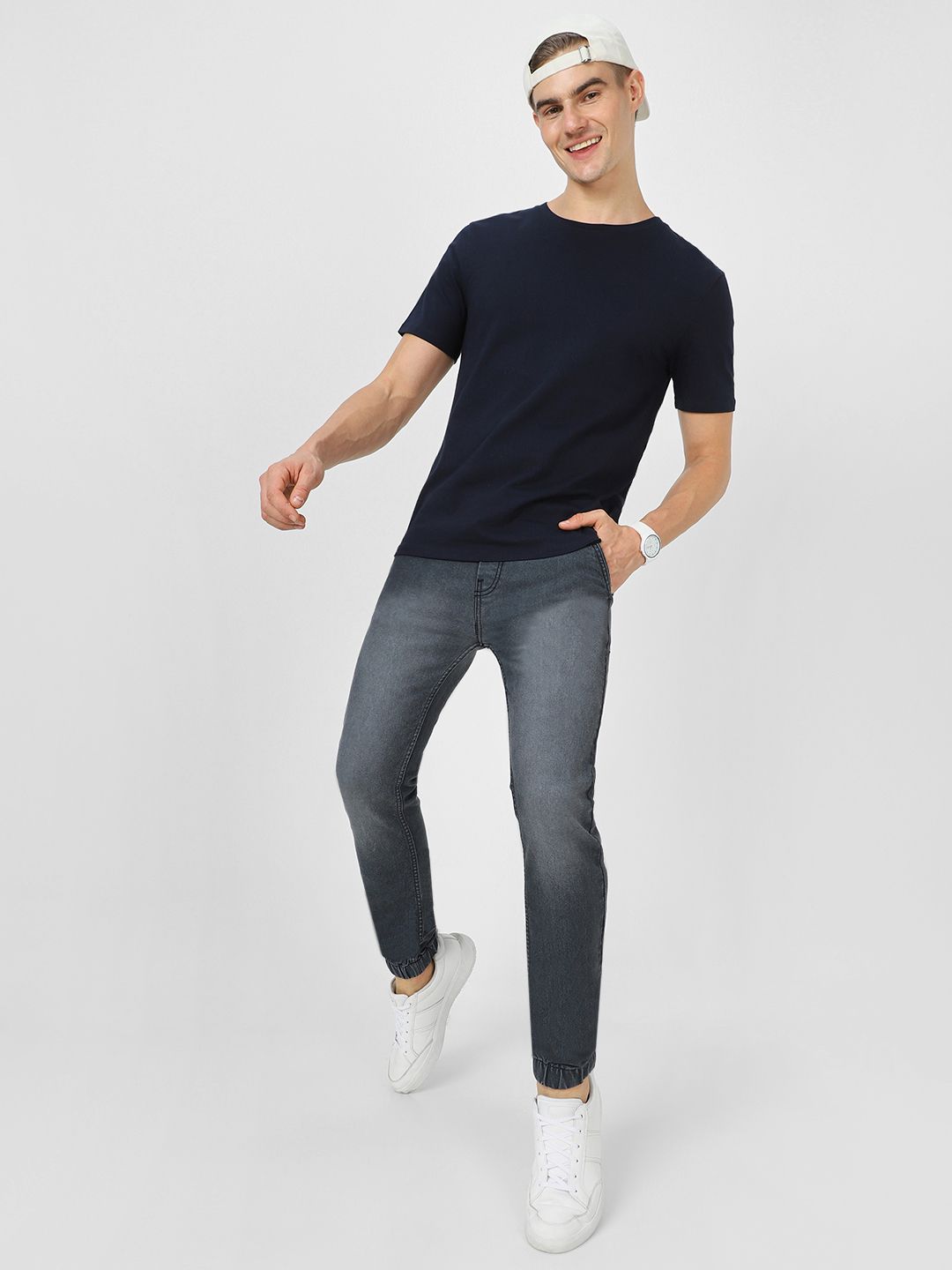 Urbano Fashion Men Grey Slim Fit Mid-Rise Clean Look Stretchable Jogger Jeans