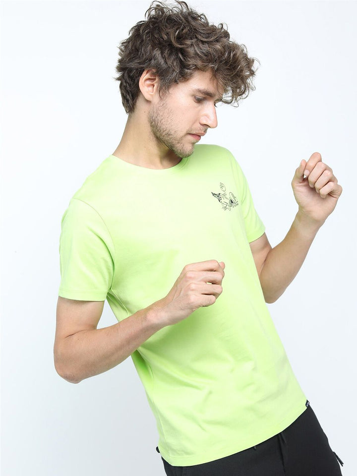 HIGHLANDER Men Lime Green Typography Printed Slim Fit Cotton T-shirt