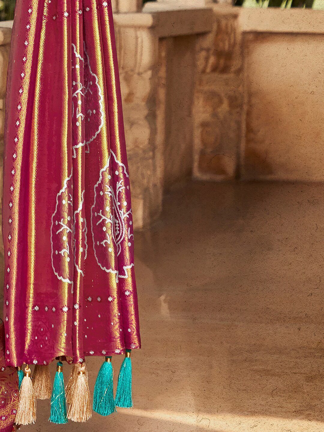 Saree mall Woven Design Zari Silk Blend Kanjeevaram Saree