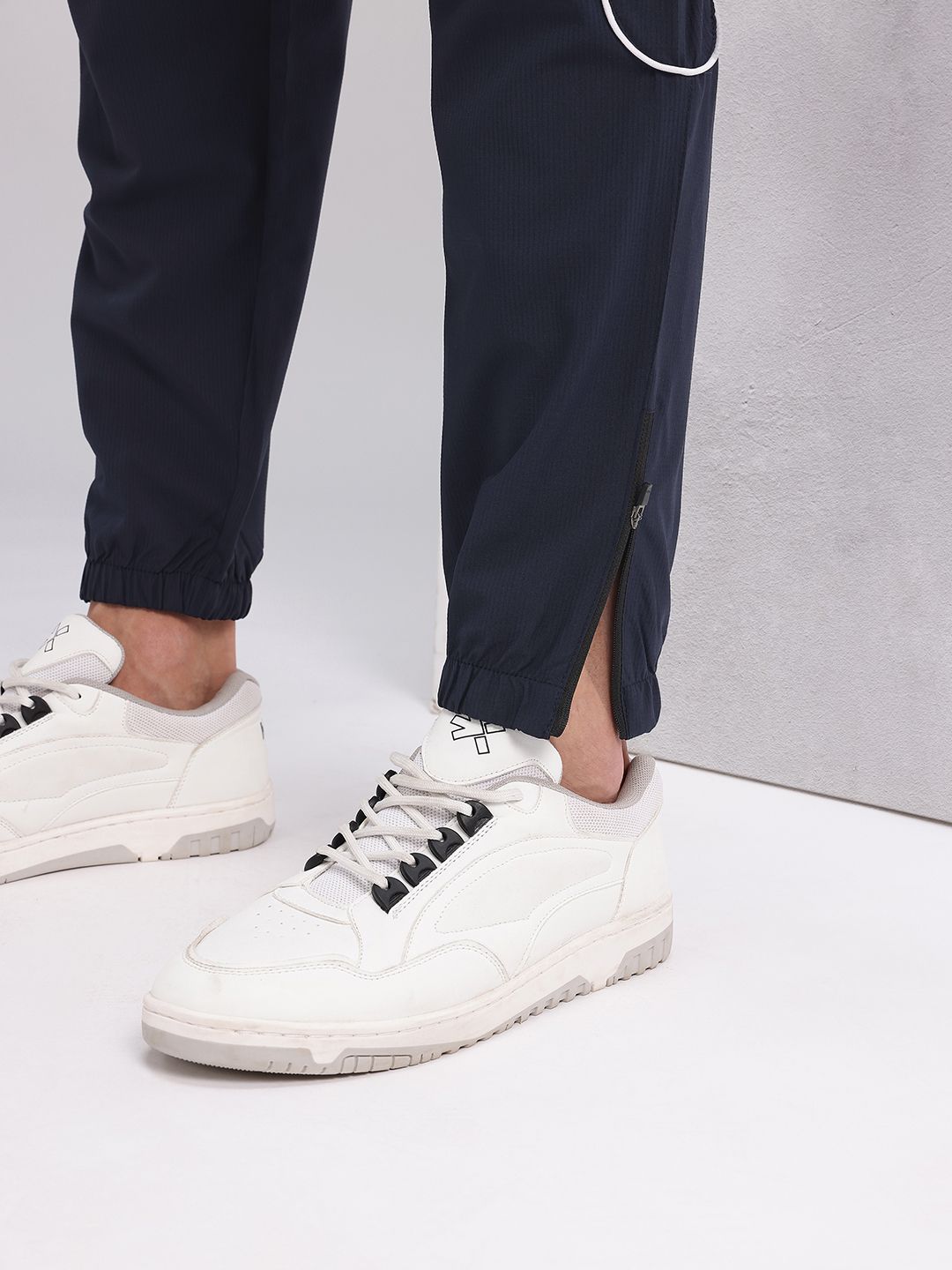 HRX by Hrithik Roshan Men Contrast Piping Lifestyle Joggers