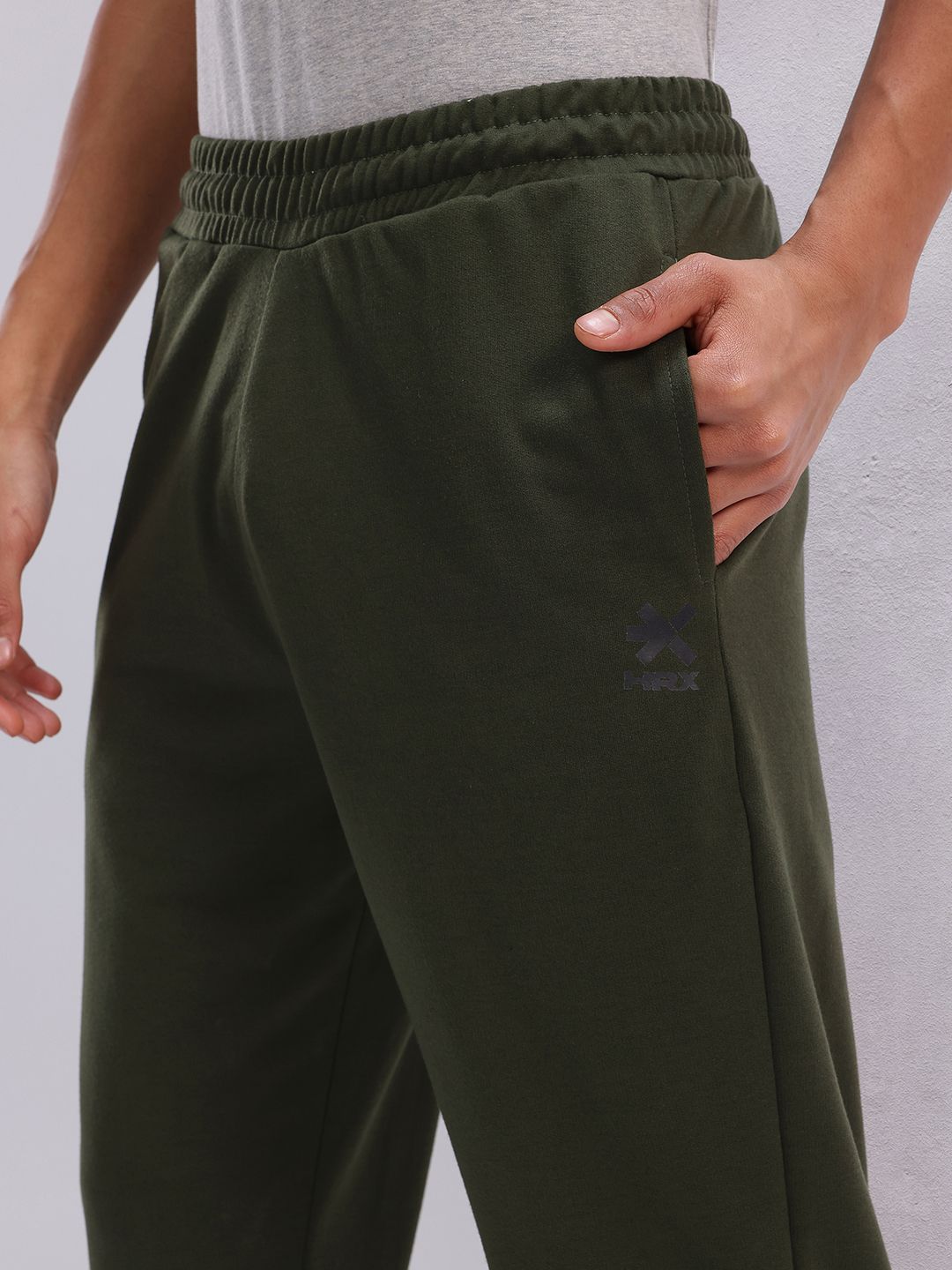 HRX oleh Hrithik Roshan Men Mid-Rise Regular Fit Lifestyle Seluar Lagu