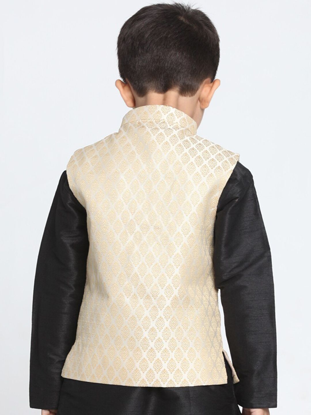 VASTRAMAY Boys Cream & Gold-Coloured Woven-Design Banarasi Brocade Slim-Fit Nehru Jacket