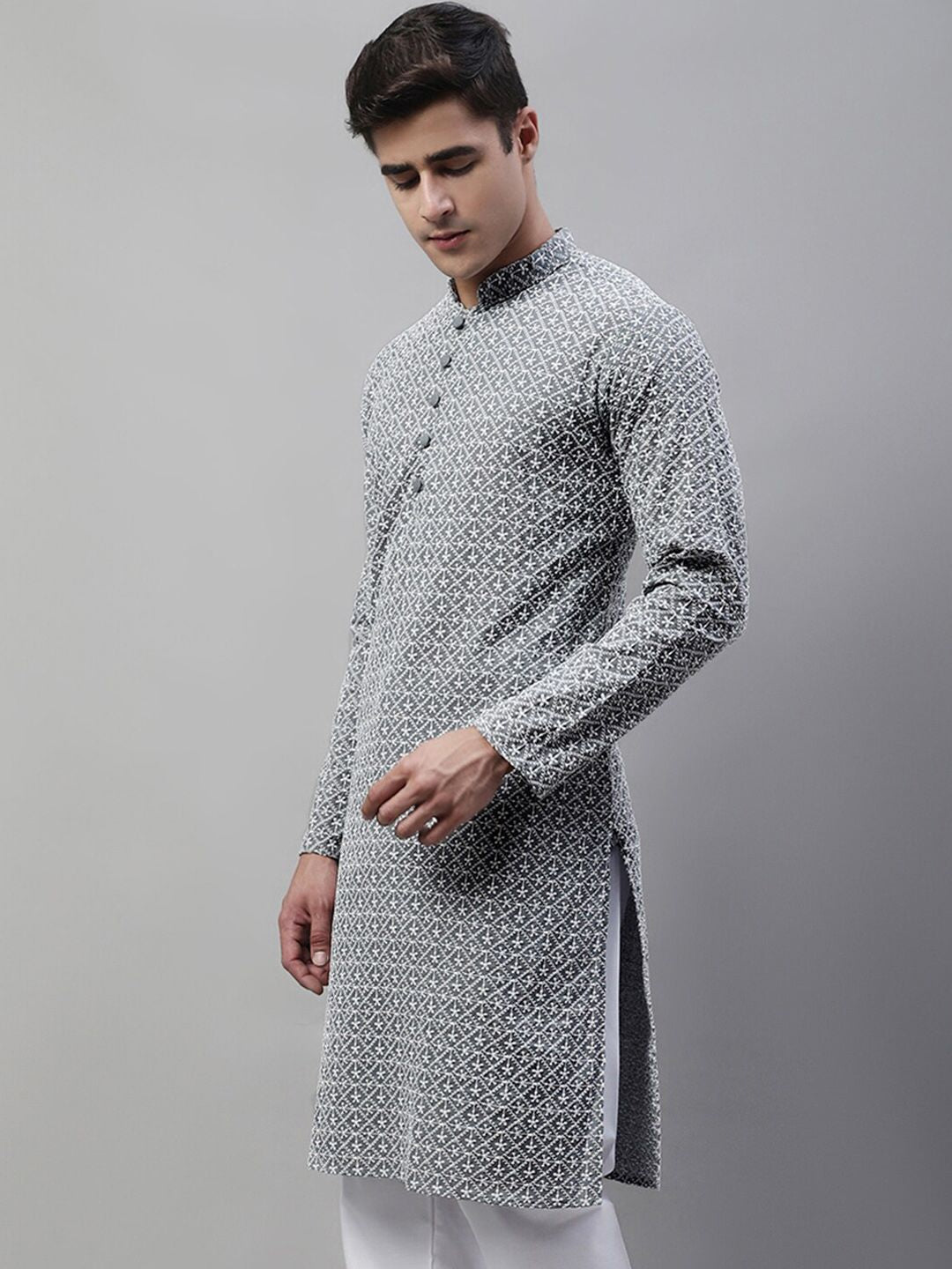 Jompers Embroidered Mandarin Collar Chikankari Kurta