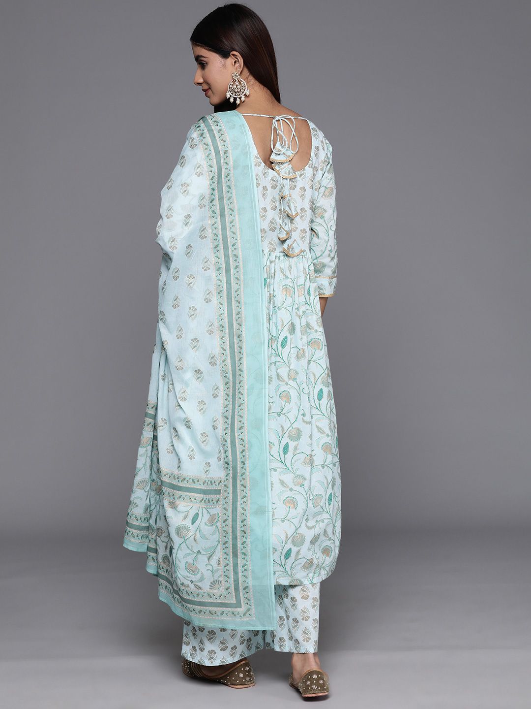 Libas Floral Printed Pleated Gotta Patti Pure Cotton Kurta dengan Palazzos & Dupatta