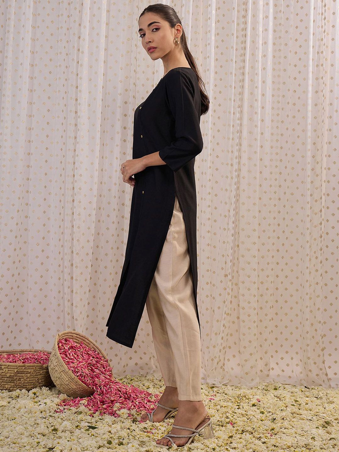 Indo Era Round Neck Three-Quarter Sleeves Straight Kurta