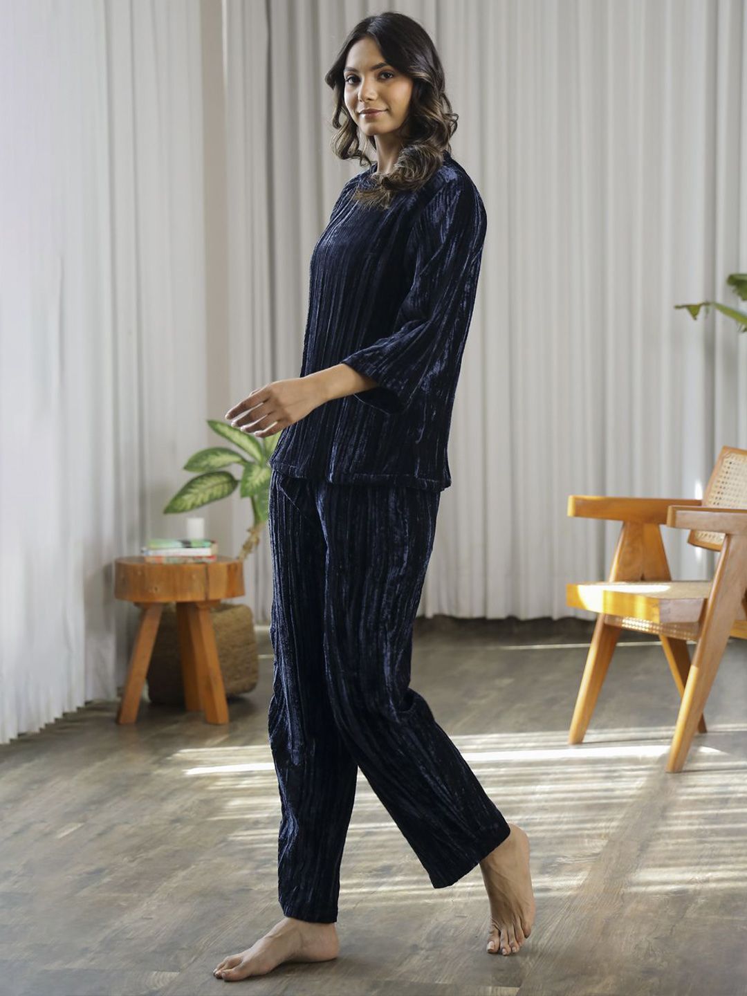 SANSKRUTIHOMES Women Round Neck Crushed Velvet Night Suit