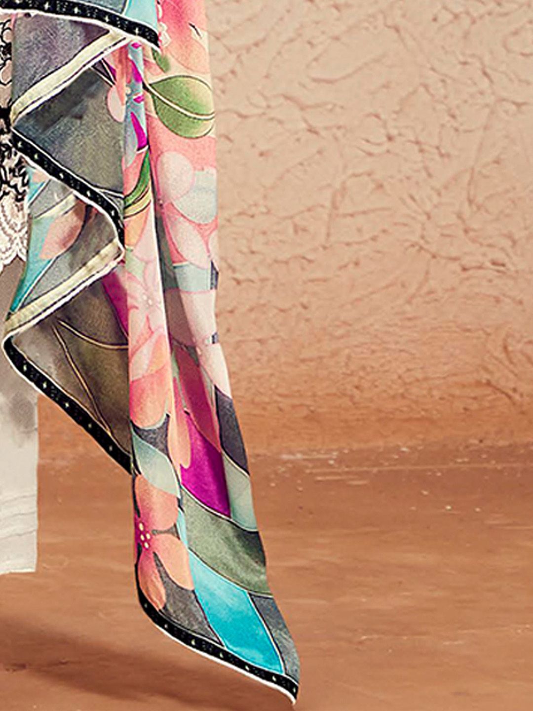 Indo Era Women Floral Printed Regular Thread Work Kurta with Trousers & With Dupatta