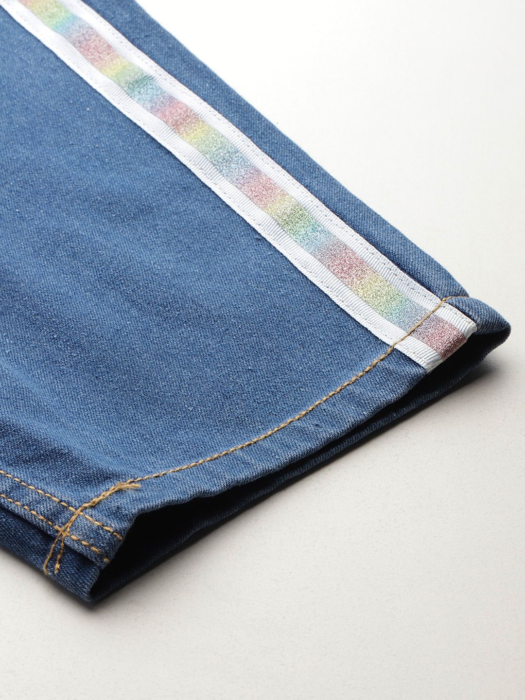 DressBerry Women High-Rise Slouchy Fit Stretchable Jeans with Side Stripes