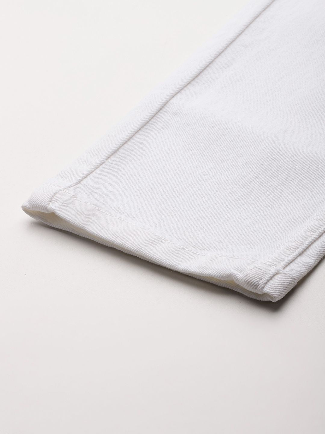 DressBerry Women Mom Fit High-Rise Stretchable Jeans with Chain