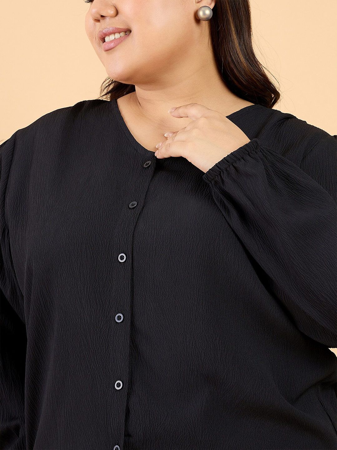 CURVY STREET Plus Size V-Neck Puff Sleeve Top