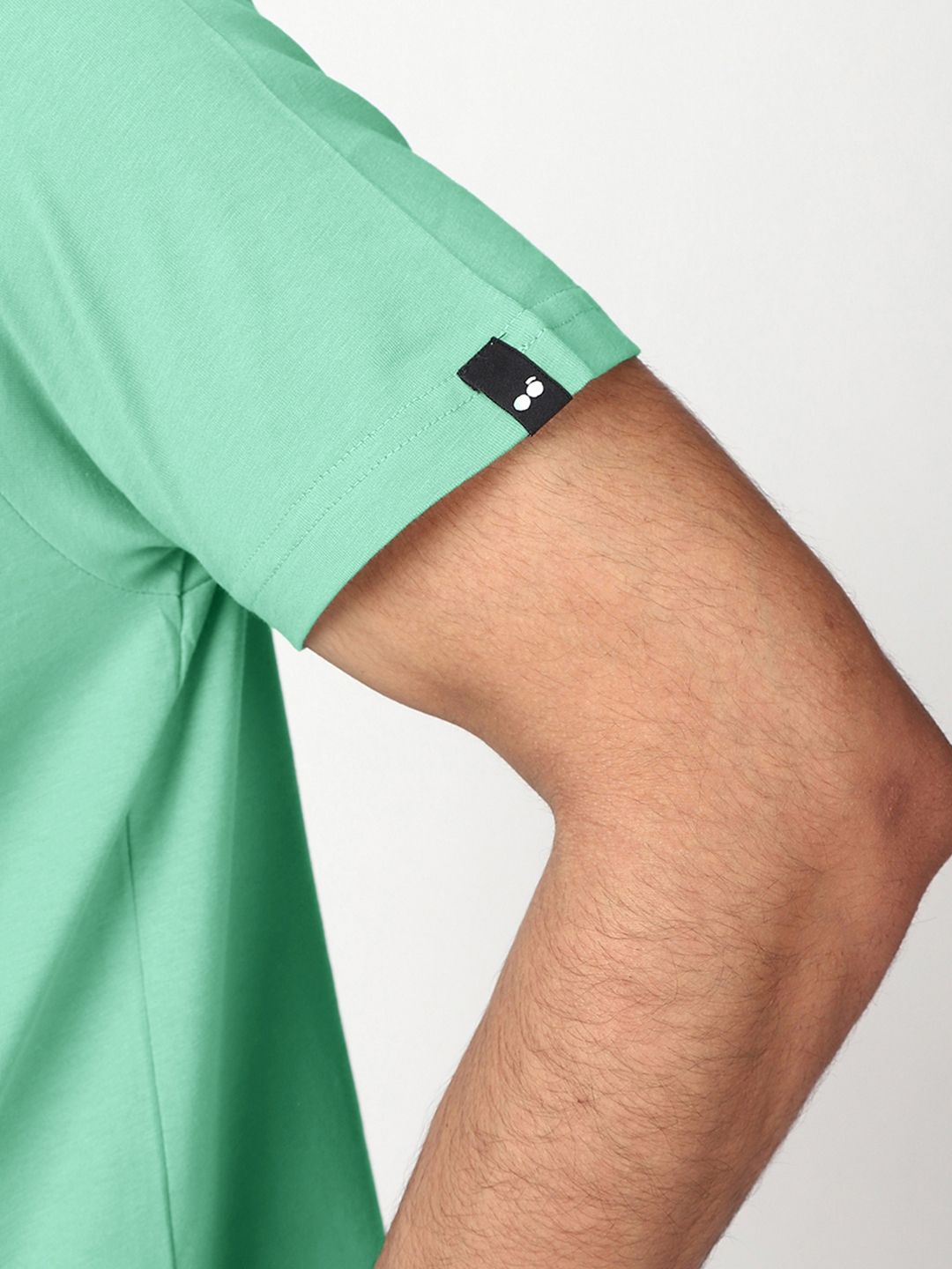 Bewakoof Men Solid Round Neck Cotton T-shirt