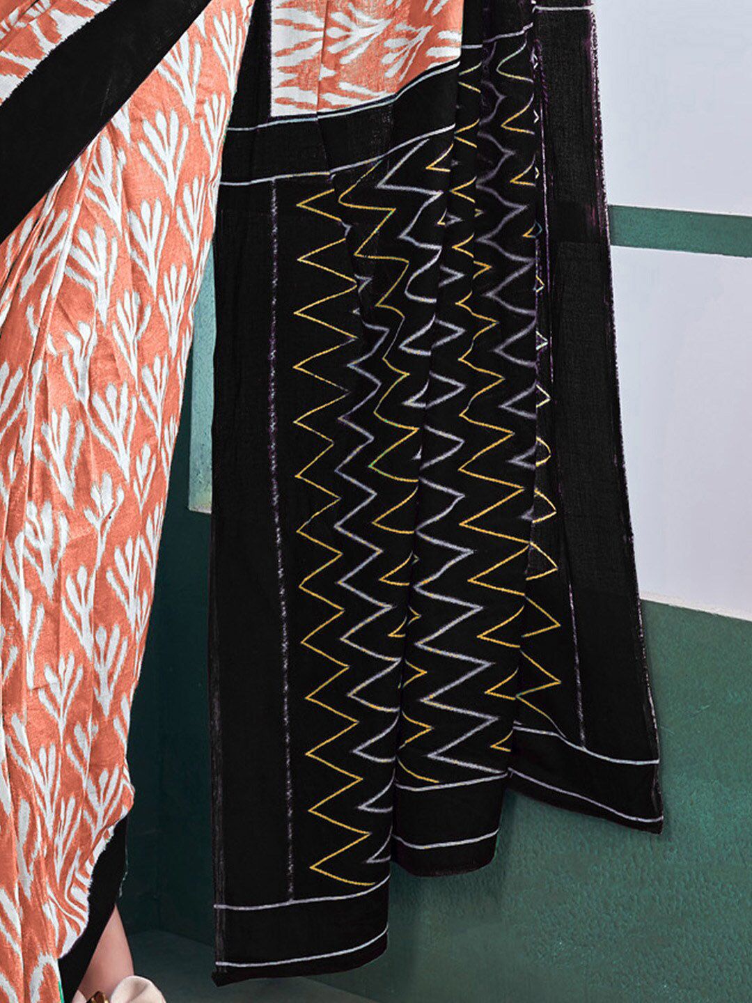 KALINI Ethnic Motifs Printed Poly Cotton Ikat Saree