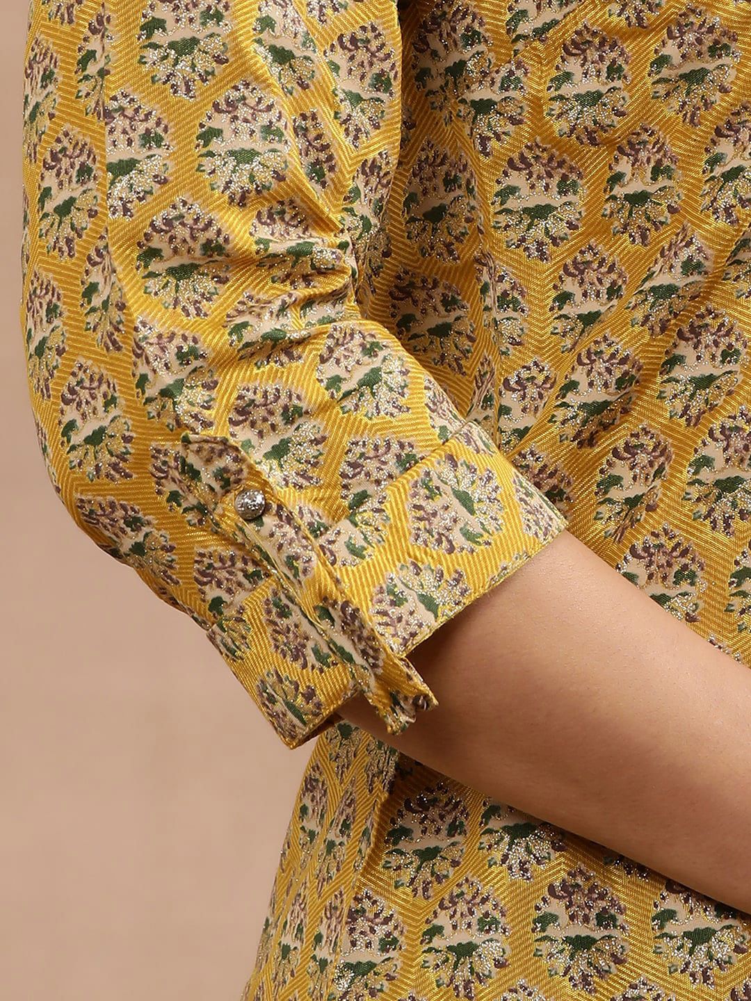 W Ethnic Motifs Printed Regular Thread Work Kurta with Trousers