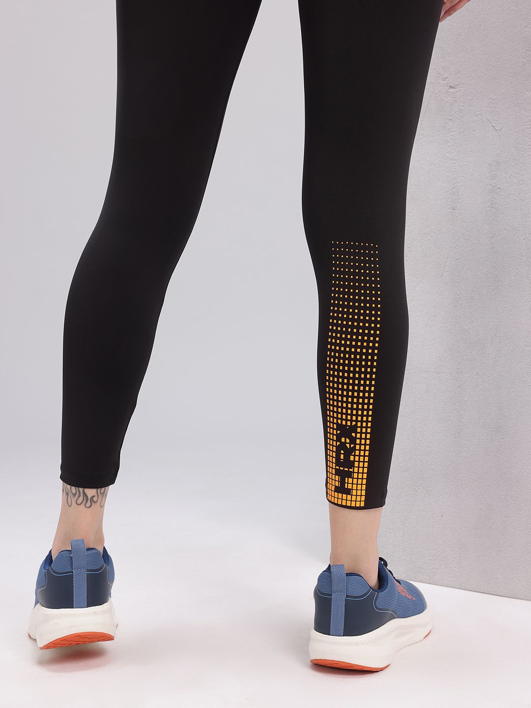 HRX by Hrithik Roshan Women Brand Logo Detail Rapid-Dry Cropped Training Tights