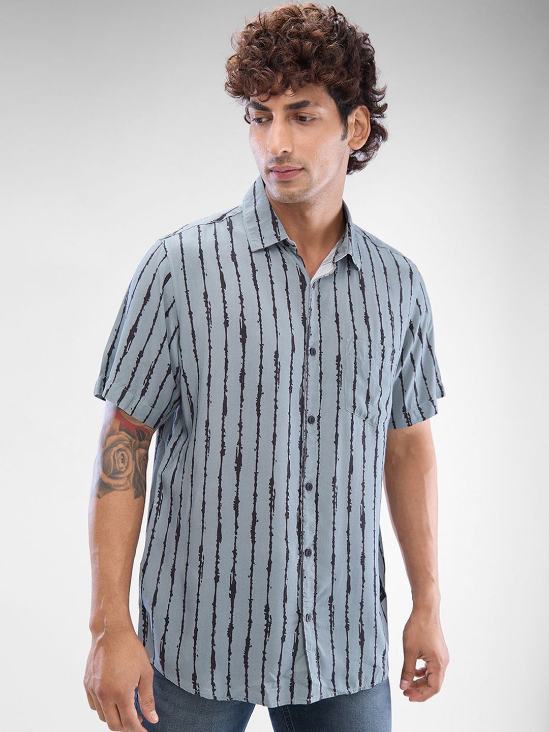 SPYKAR Men Striped Spread Collar Slim Fit Casual Shirt